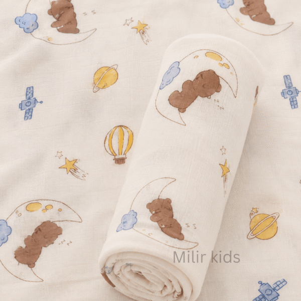 Muslin Swaddle Blanket – 130 × 110 cm – Sleeping Moon Bear
